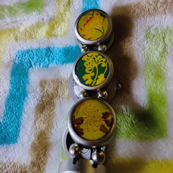 Kessaris woman's stretch watch - Picture 3 of 6